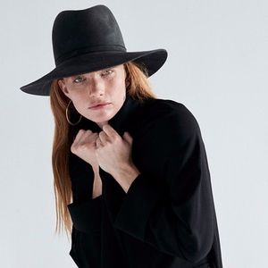 NWT Janessa Leone Blake Hat